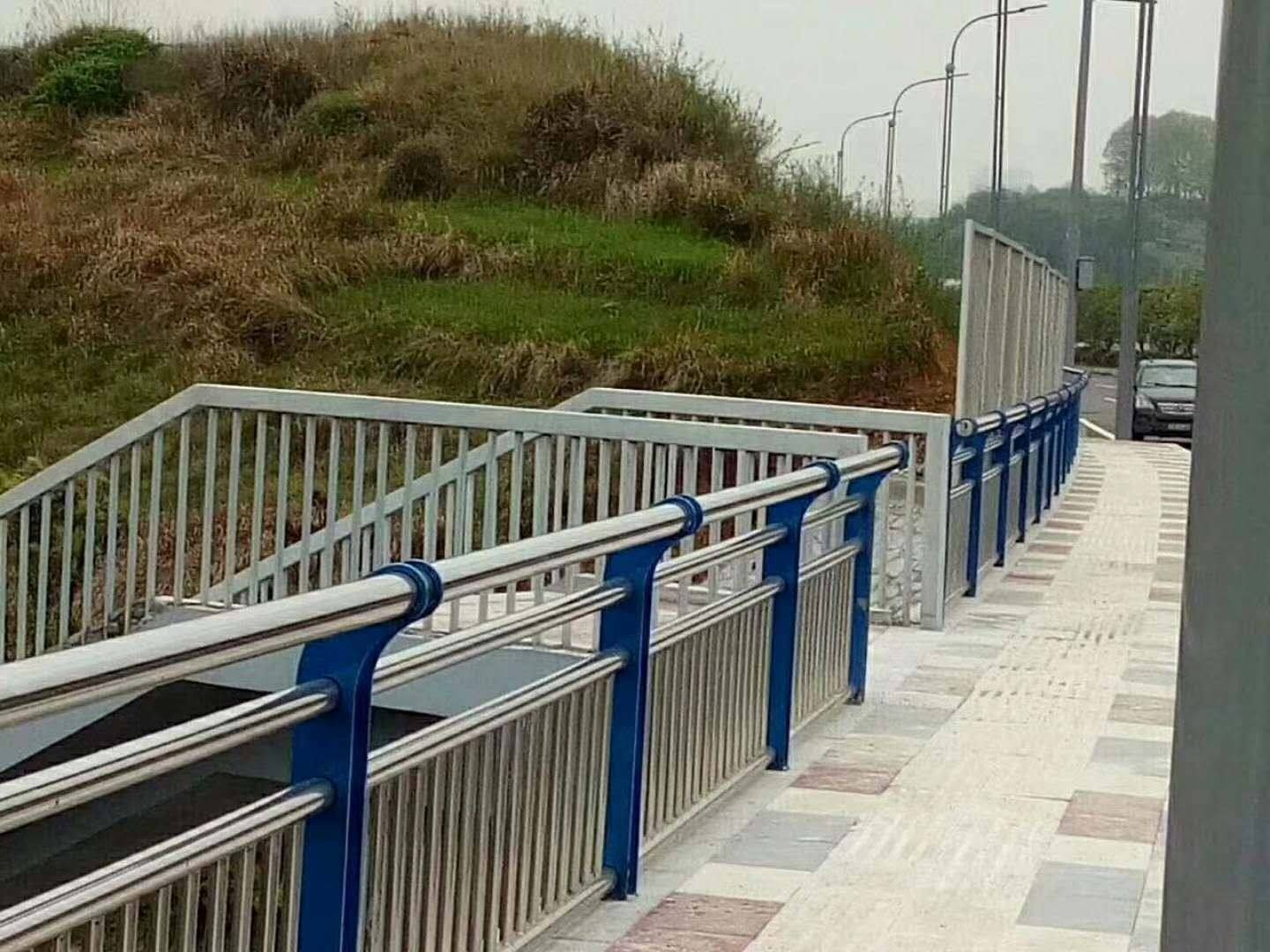 <b>不銹鋼景觀護欄</b>